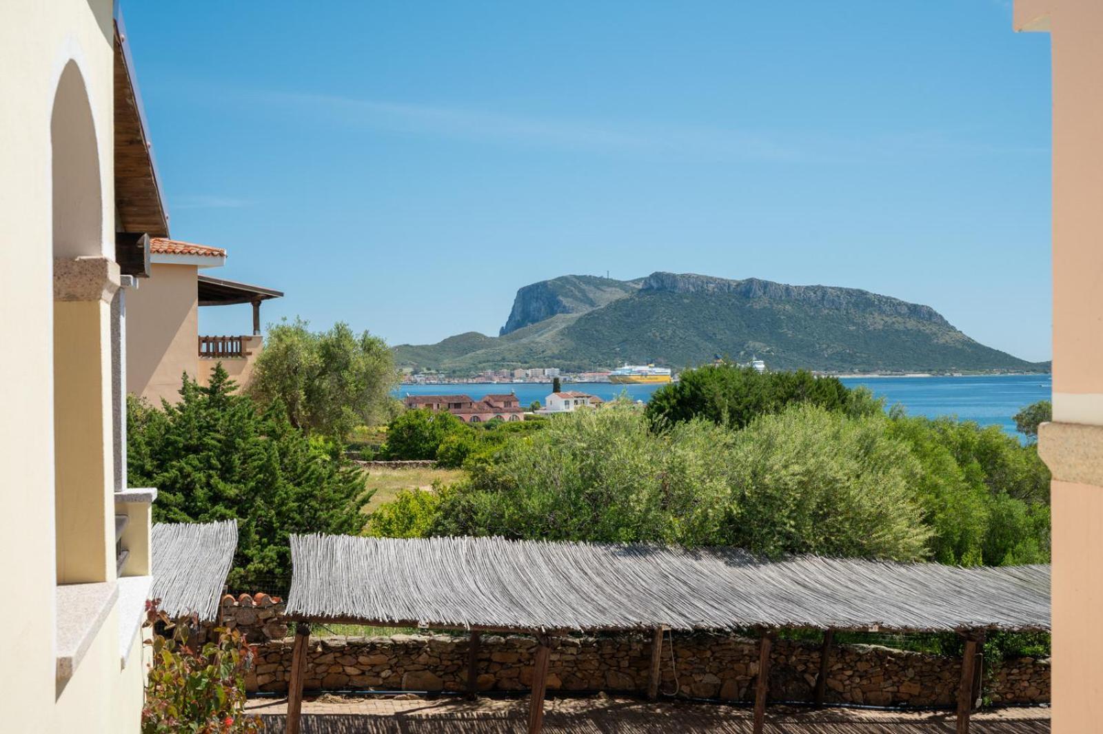 Spiaggia Bianca Pedra Rosa - Your House In Sardinia Golfo Aranci Exterior photo